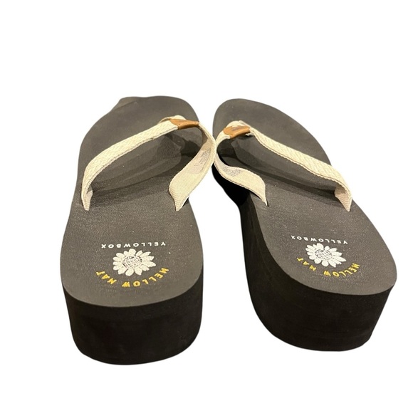 Mellow Mat yellow box platform sandals flip flops size 11 new without box - Picture 2 of 4